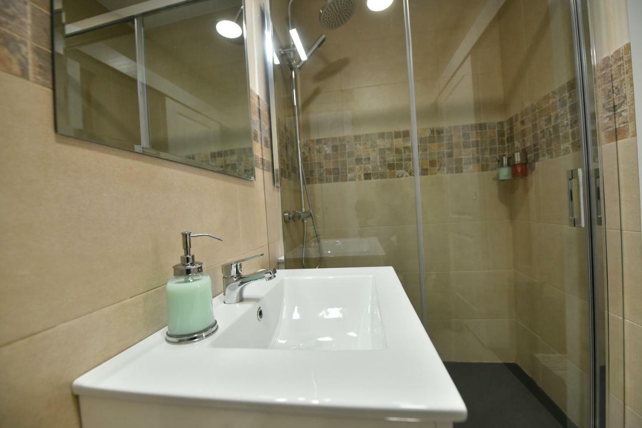 Apartamento Arenal Seville Exterior photo